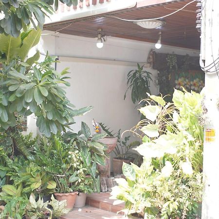 A House Boutique Guesthouse Bangkok Exterior foto
