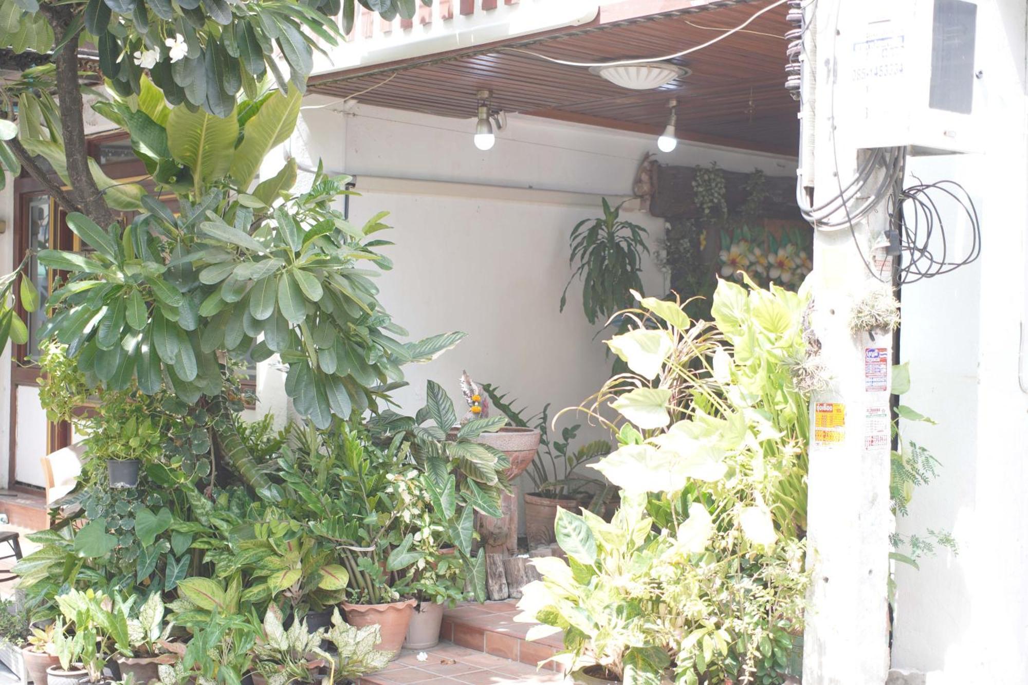 A House Boutique Guesthouse Bangkok Exterior foto