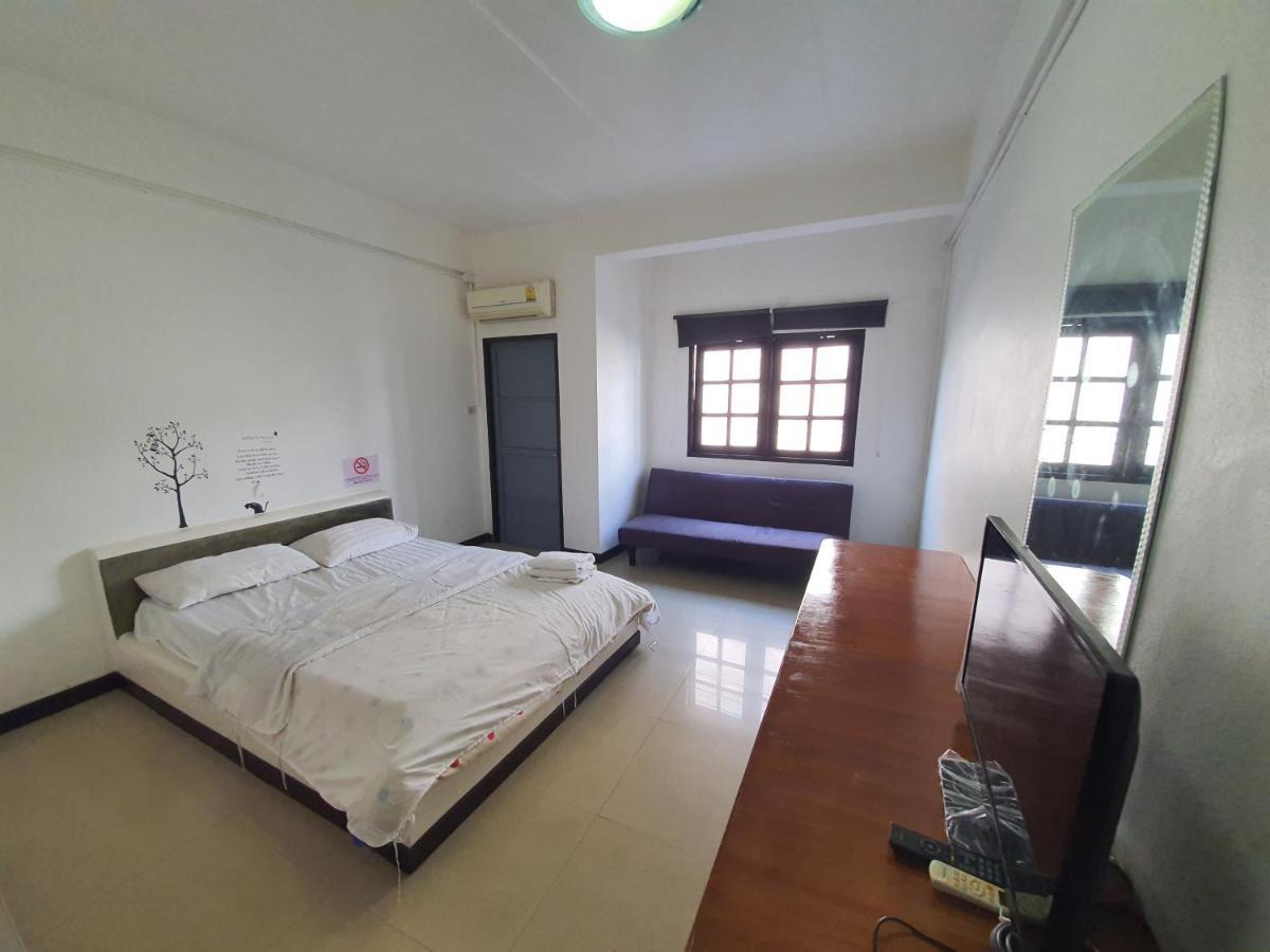 A House Boutique Guesthouse Bangkok Exterior foto
